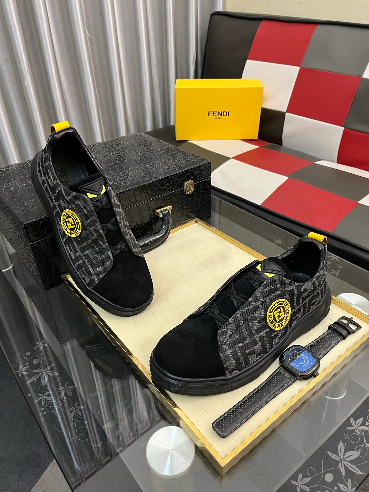 Men's shoes 💰400⌚️⌚️【FENDI】The latest high-end men's shoes in Hong Kong! Original quality. The upper is made of imported cowhide material and cowhide lining! Super comfortable on the foot, original wear-resistant outsole, luxurious, fashionable, casual and versatile! Size: 38-442️⃣Colors available